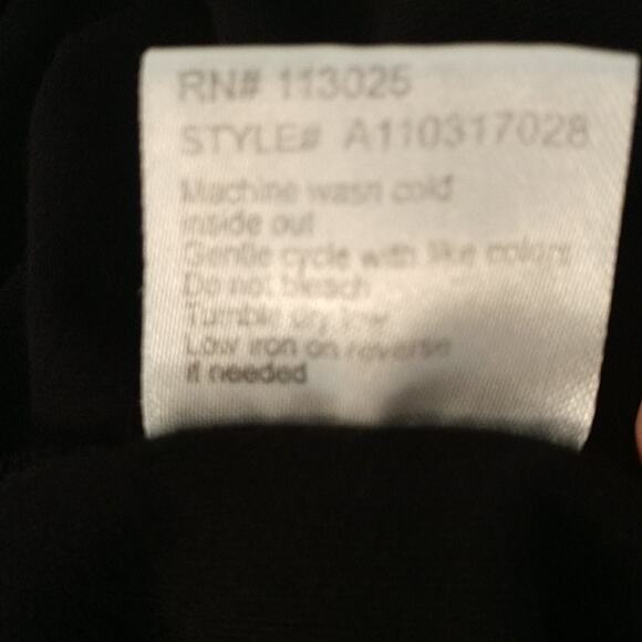 Messy Bun Just Chillin' Sugar Skull Applique Black T-shirt size Small - Picture 6 of 6